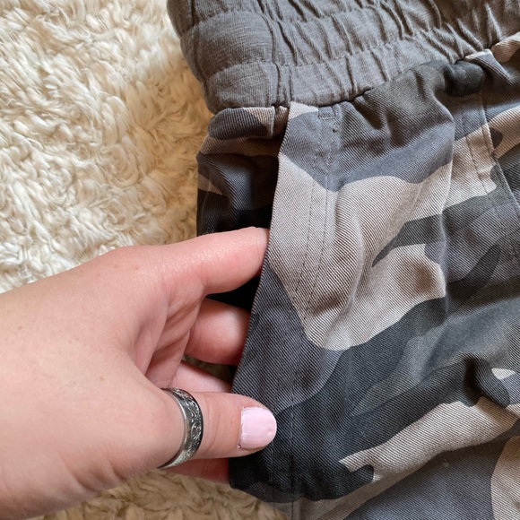 Splendid Camo gray and green full length soft comfortable Joggers - Picture 5 of 5